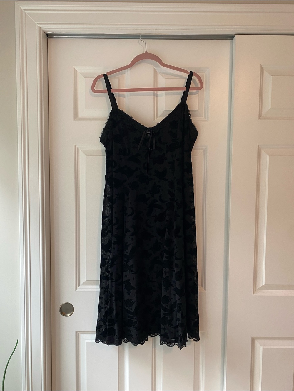 Witchy Midi Black pattern dress